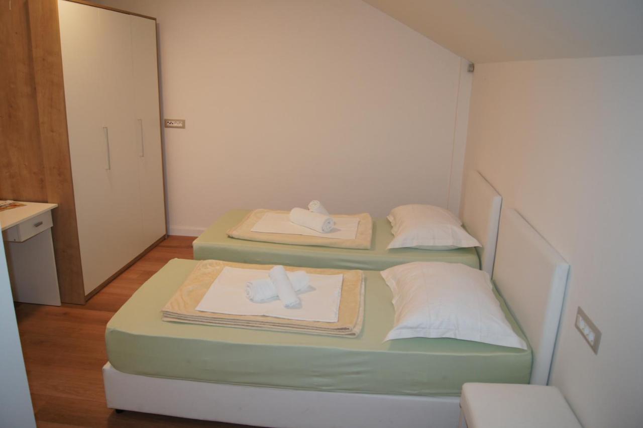 Hostel Stadion - *
